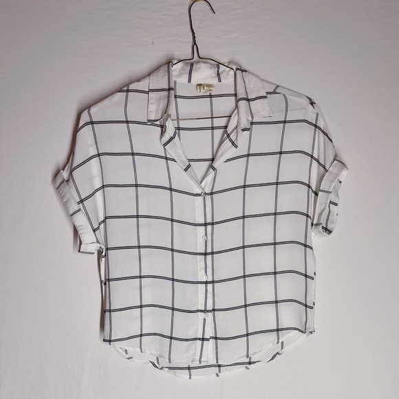 Striped B&W Button-Down - Picture 4 of 7